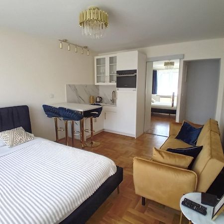 Alexa D'Oro Rooms Краков Экстерьер фото