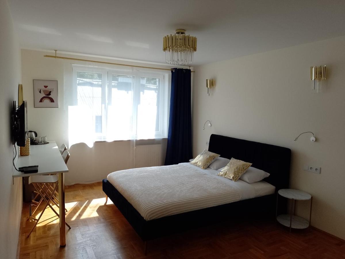 Alexa D'Oro Rooms Краков Экстерьер фото